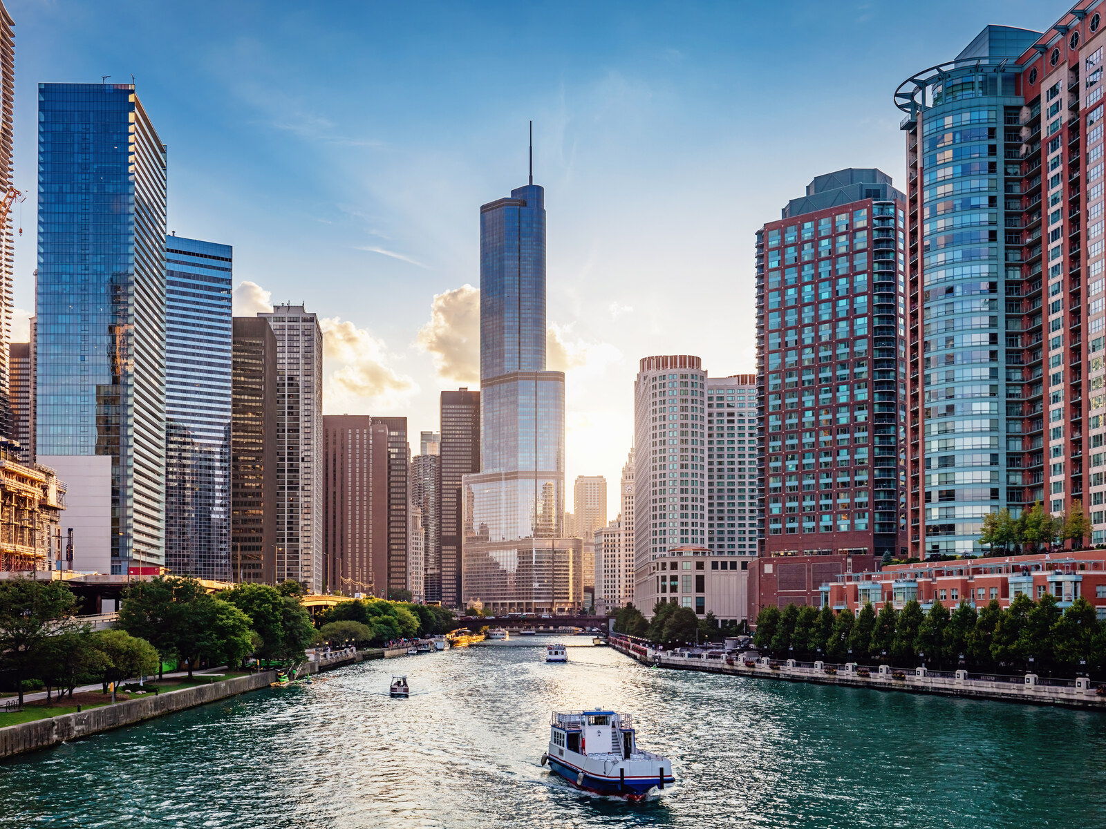 Chicago River Tours Round-Up: 10 Ways to Get Out on the Water in the Windy City
