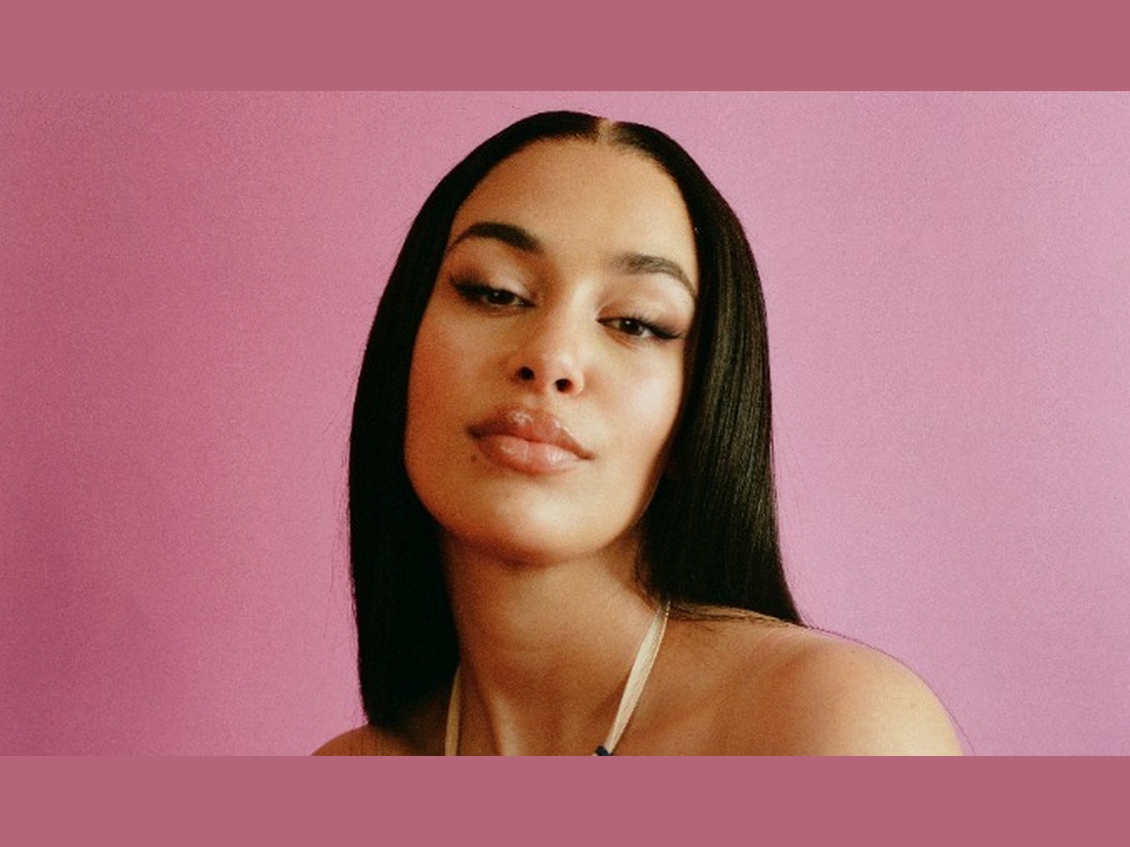 Jorja Smith — Live at the Riviera Theatre — Music event in Riviera Theatre, Chicago, IL · 18 & Over